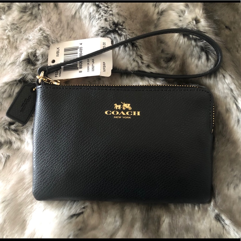 Coach NWT Crossgrain Leather Corner Zip Wristlet